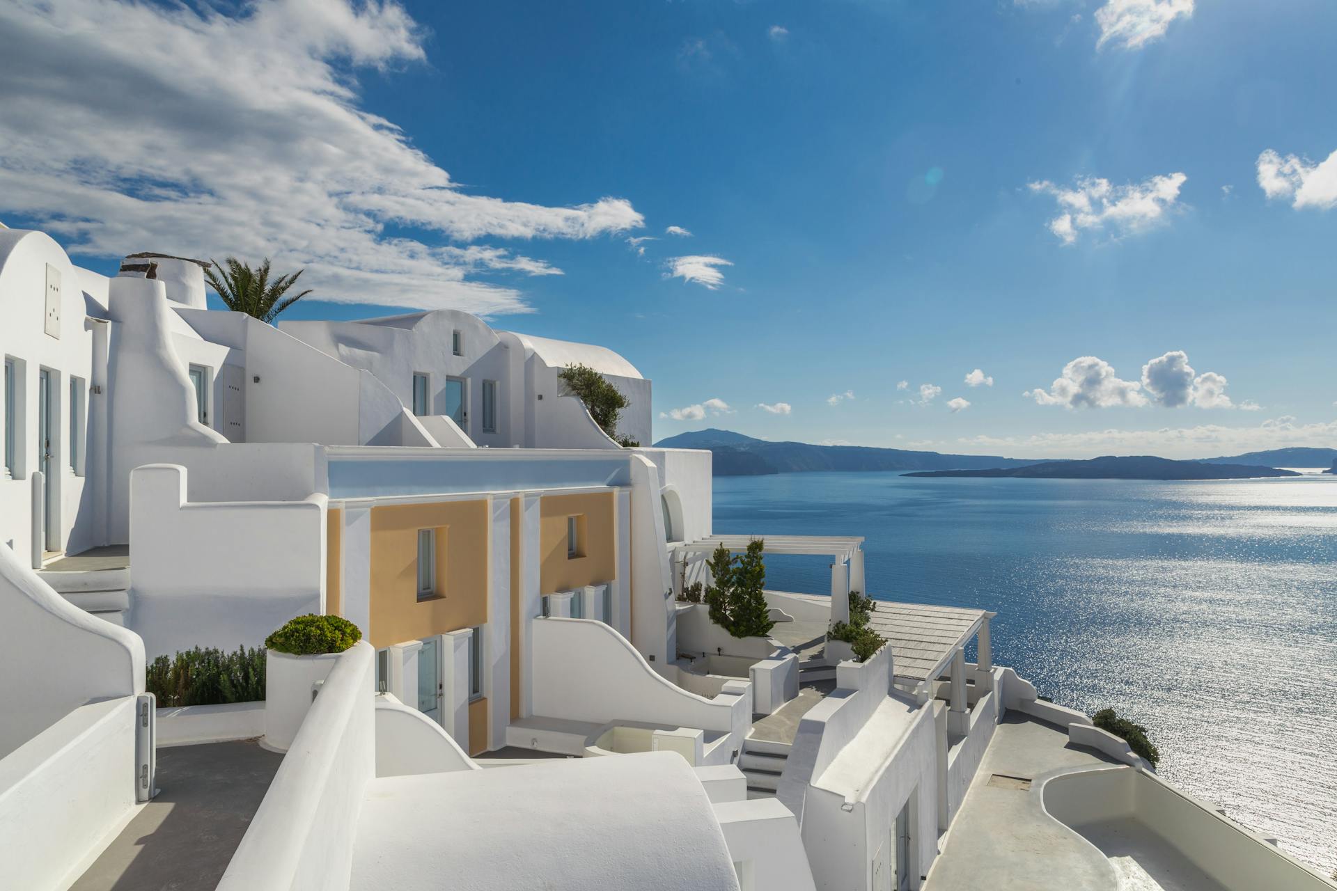 Relocating to Greece: A Complete Guide for a Smooth Transition